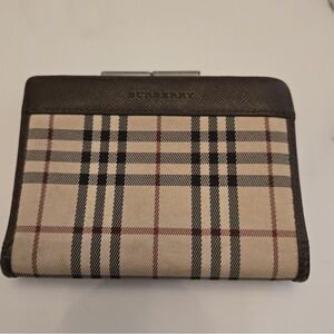 Burberry Checkered kiss lock Wallet in Beige and Brown nova check Pristine Condt